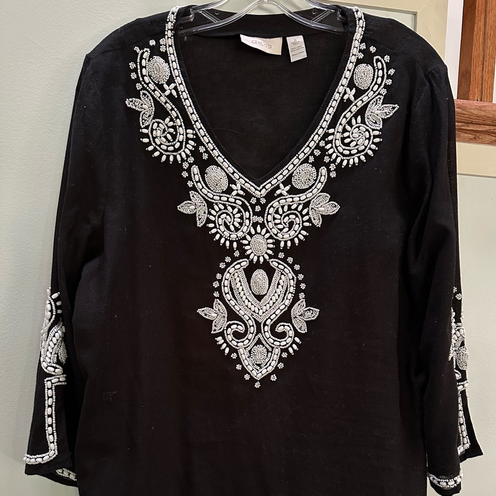 Chico’s black and white tunic size 2 (10/12)